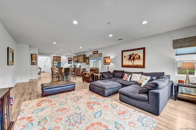 441 Ventasso Way, Fallbrook CA: https://media.crmls.org/mediaz/86db10a7-9b34-4bde-b95d-416f0799c227.jpg