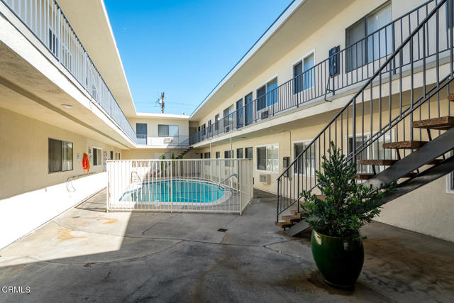 657 W Milford Street, Glendale CA: https://media.crmls.org/mediaz/86db3f1b-94cc-4714-9f43-0c3bf43cda09.jpg
