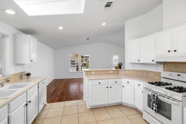 1930 W San Marcos Blvd, San Marcos CA: https://media.crmls.org/mediaz/86dc2001-70c8-4722-8eab-28f2653d87a1.jpg