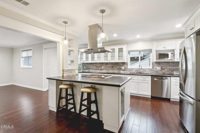 Detail Gallery Image 12 of 31 For 1255 Oak Circle Dr, Glendale,  CA 91208 - 3 Beds | 2 Baths