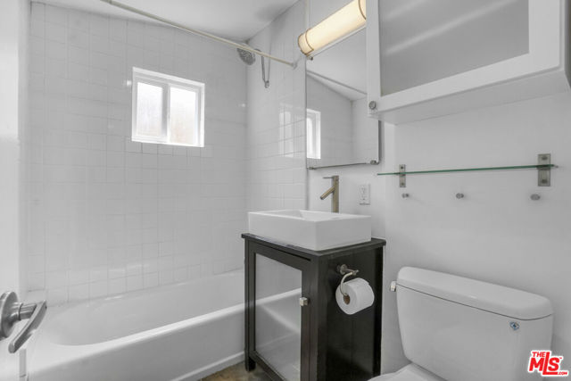 2404 Ocean Park Boulevard, Santa Monica CA: https://media.crmls.org/mediaz/86dc8580-39c1-4b95-89e5-62a467e207b1.jpg