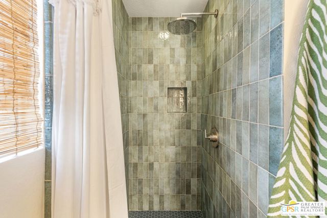 2336 N Girasol Avenue, Palm Springs CA: https://media.crmls.org/mediaz/86dcb5e6-bd1f-4398-95ff-8667e03b7230.jpg