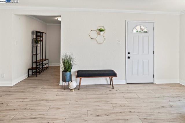 1042 Georgean St, Hayward CA: https://media.crmls.org/mediaz/86dd27c1-af67-4e6a-9732-b5c795191315.jpg