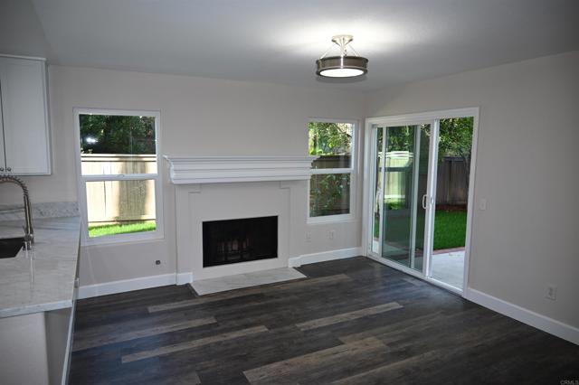 Detail Gallery Image 4 of 15 For 6706 Xana Way, Carlsbad,  CA 92009 - 4 Beds | 2/1 Baths