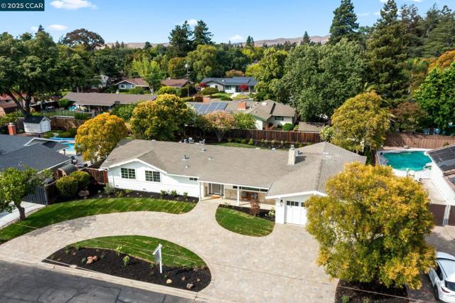 3715 Liscome Way, Concord CA: https://media.crmls.org/mediaz/86dd76ff-4a6d-48c1-bddc-912c8db9eca8.jpg