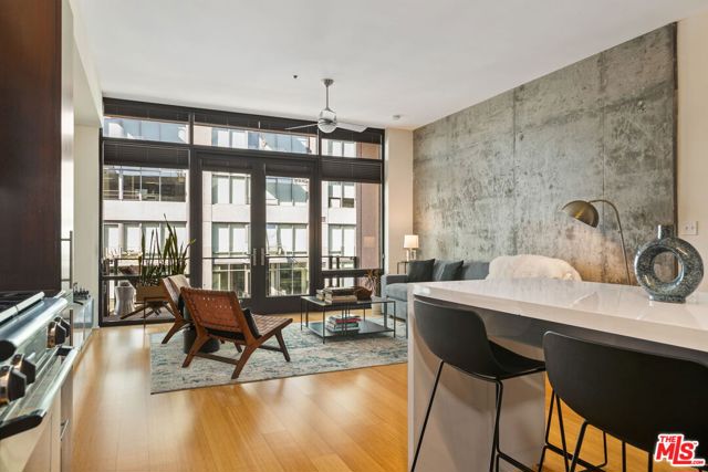 1111 S Grand Avenue, Los Angeles CA: https://media.crmls.org/mediaz/86dd8120-28cb-4fc6-a2cf-012edd8b769f.jpg