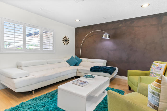 Image 12 of 77 For 502 Molino Road