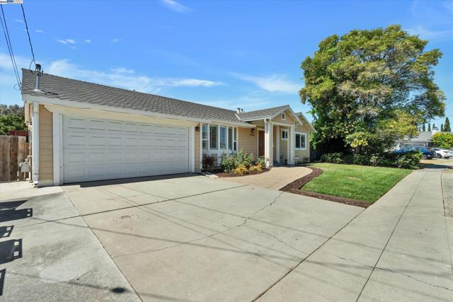 37659 Granville Dr, Fremont CA: https://media.crmls.org/mediaz/86de3376-efa8-4f5b-b7a9-db19446a1633.jpg