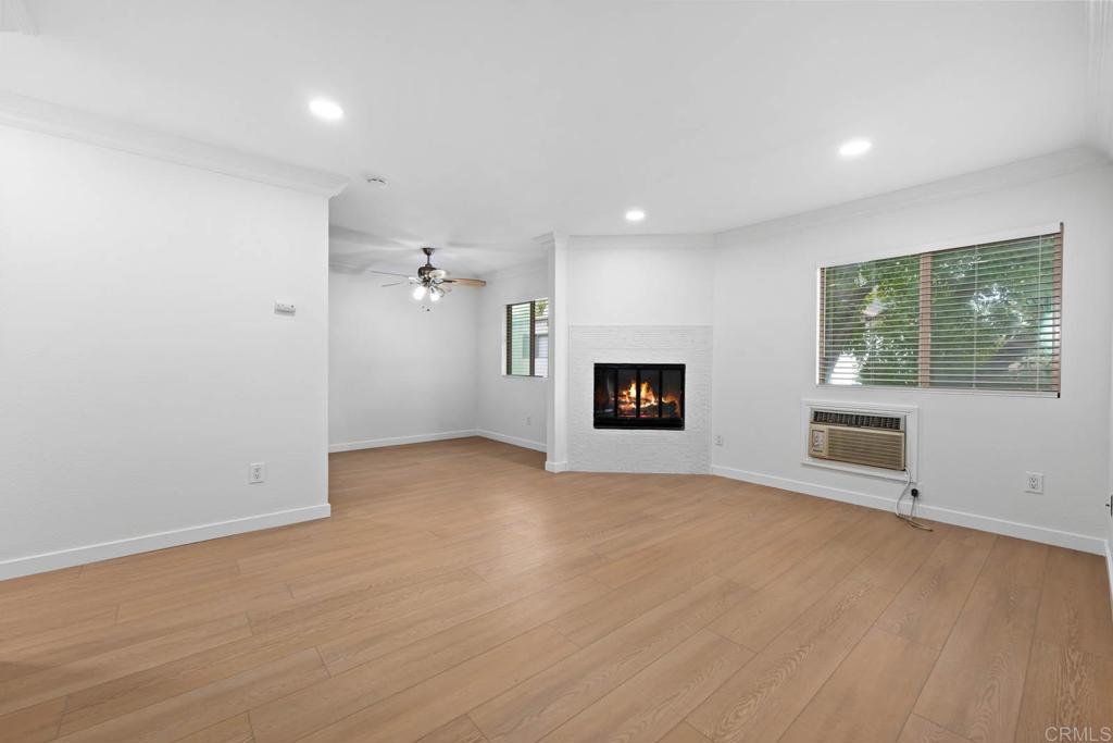 855 E Lexington Ave #4