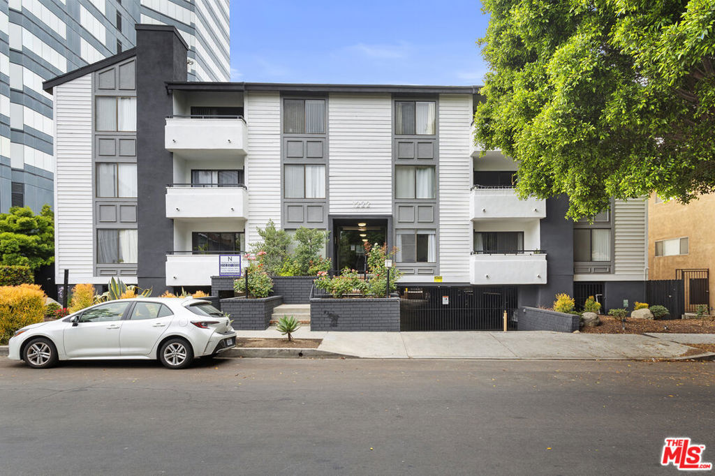 1226 Amherst Avenue #304