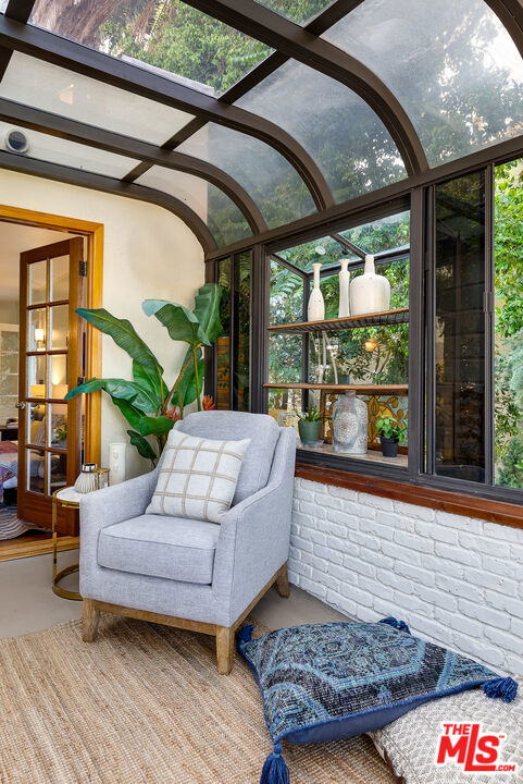 1355 Columbia Drive, Glendale CA: https://media.crmls.org/mediaz/86df289f-593d-4566-b35d-f738d39166dd.jpg