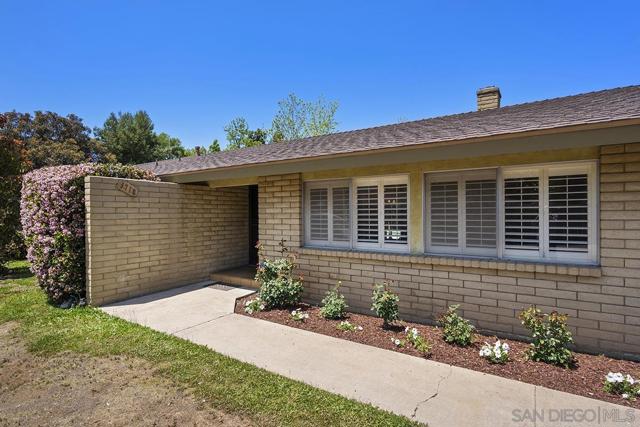 3718 Barbic Ct, Spring Valley CA: https://media.crmls.org/mediaz/86df6766-c3c4-4ebb-a30a-e17976cc6194.jpg
