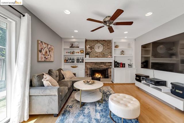 Image 10 of 39 For 3342 San Saba Dr