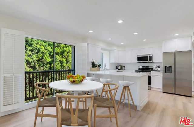 23471 Park Sorrento, Calabasas CA: https://media.crmls.org/mediaz/86e03f1e-0c78-4a61-9dea-68b9fa6b7a46.jpg