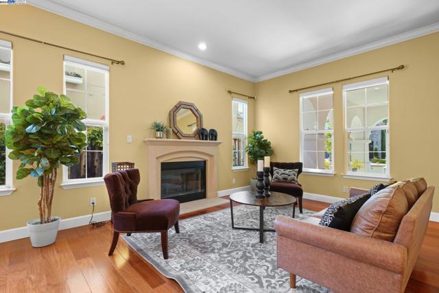 Image 9 of 60 For 207 Silk Hill Court