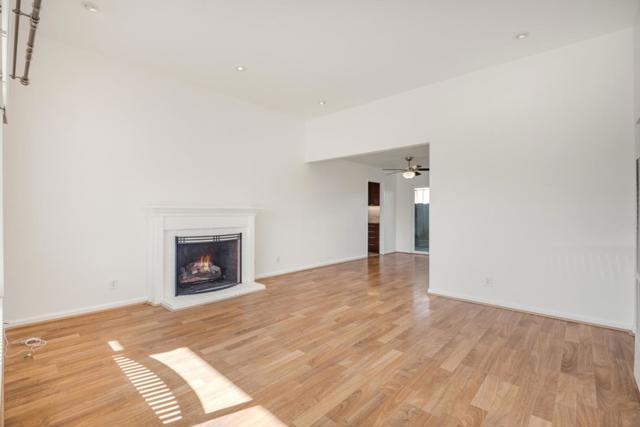 14011403 Cary Avenue, San Mateo CA: https://media.crmls.org/mediaz/86e0ff20-7f22-4542-abf1-17272ab6aa6b.jpg