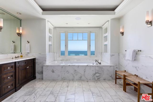 119 Malibu Colony Road, Malibu CA: https://media.crmls.org/mediaz/86e25458-db75-4940-ae2d-7ff3c52bf5e5.jpg