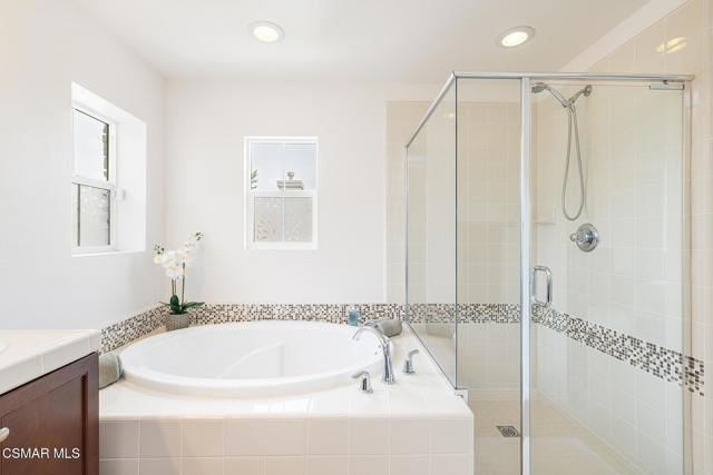 1513 Silver Shadow Drive, Newbury Park CA: https://media.crmls.org/mediaz/86e2c541-b808-4281-b5f8-ff90d59b4b2d.jpg
