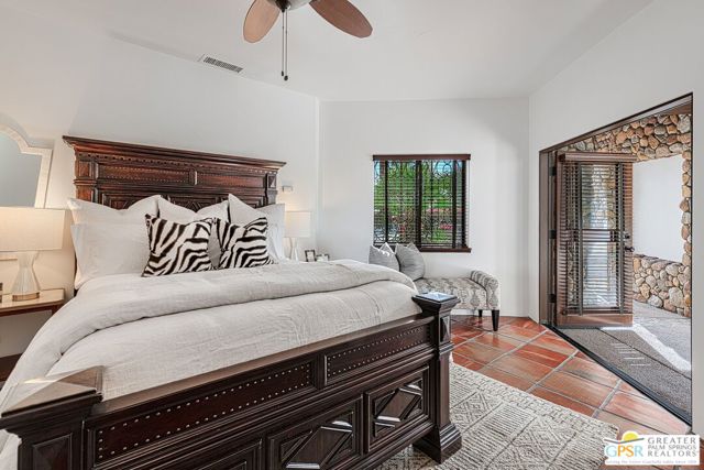1360 E Tachevah Drive, Palm Springs CA: https://media.crmls.org/mediaz/86e36e50-e5cf-43b6-8998-522a9bbb23d8.jpg