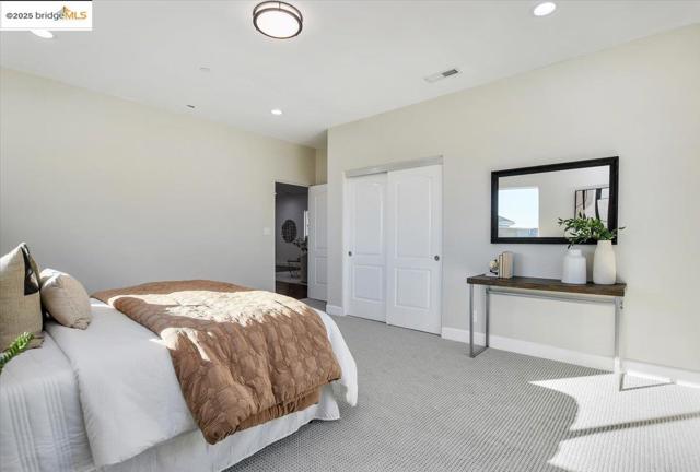 1738 18th Ave, Oakland CA: https://media.crmls.org/mediaz/86e38a8e-8799-4671-a7e0-5bc06cfcd477.jpg