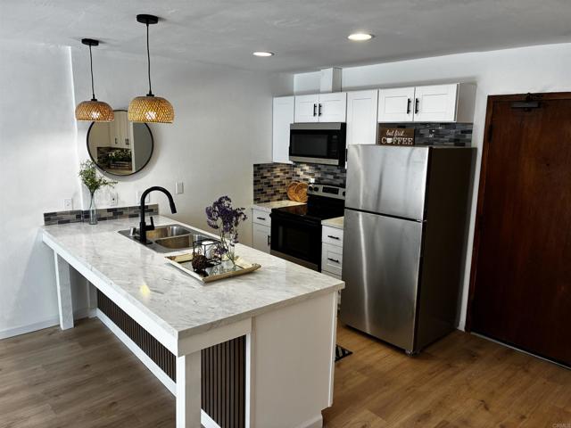 Detail Gallery Image 6 of 18 For 8034 Linda Vista Rd #1d,  San Diego,  CA 92111 - 2 Beds | 2 Baths