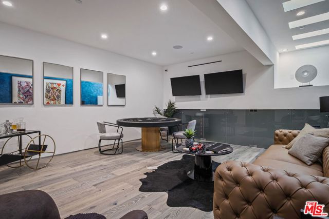 Drew Fenton | 2304 Donella Circle Los Angeles CA | MLS: 7392445