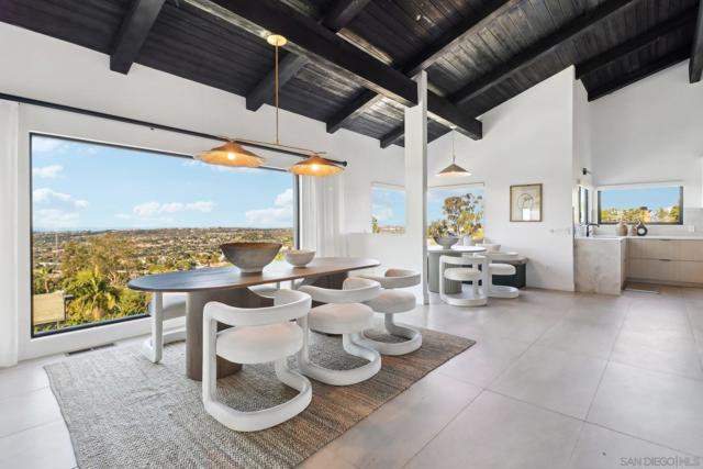 7117 Obelisco Cir, Carlsbad CA: https://media.crmls.org/mediaz/86e413fd-63a0-46a8-acca-191d970f043a.jpg