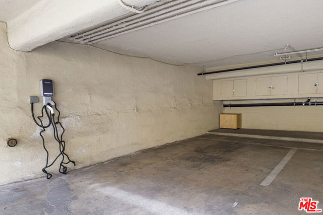 1144 10th Street, Santa Monica CA: https://media.crmls.org/mediaz/86e49b66-7838-4ca8-81a2-88e67e85d8c1.jpg
