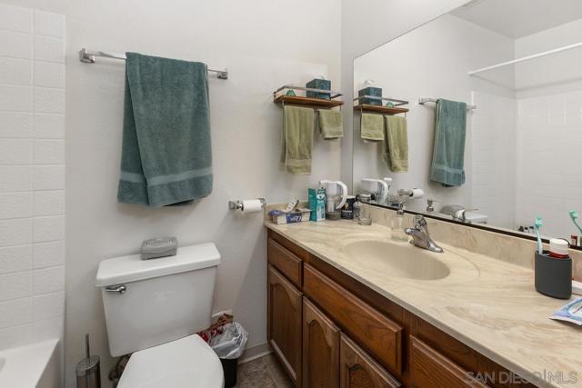 972 8 Sapphire St, San Diego CA: https://media.crmls.org/mediaz/86e4dbf1-c201-4895-8638-c8535016d25d.jpg