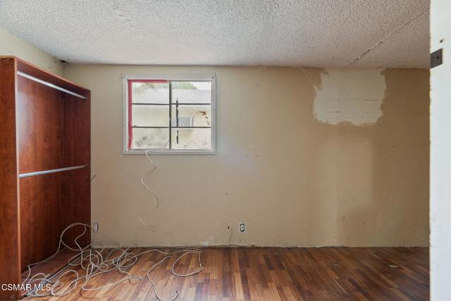 17917 Burbank Boulevard, Encino CA: https://media.crmls.org/mediaz/86e6d952-596b-4b07-b72a-d8d33eaef52b.jpg