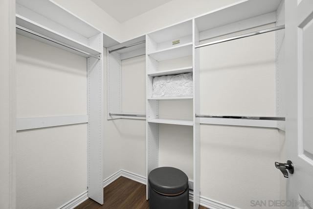 4165 Executive Dr, La Jolla CA: https://media.crmls.org/mediaz/86e725b5-d38f-4810-a260-bc37c617bd44.jpg