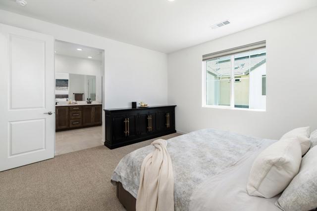 32395 Tannat Dr, Temecula CA: https://media.crmls.org/mediaz/86e7396d-46a1-4553-b97e-5ad3cf732041.jpg