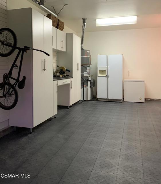 3082 Eaglewood Avenue, Thousand Oaks CA: https://media.crmls.org/mediaz/86e80e15-0da1-48e0-a071-f236d2825356.jpg