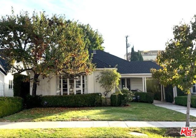 168 N Wetherly Drive, Beverly Hills CA: https://media.crmls.org/mediaz/86e88287-4b19-4201-b203-3c3e29f79a37.jpg