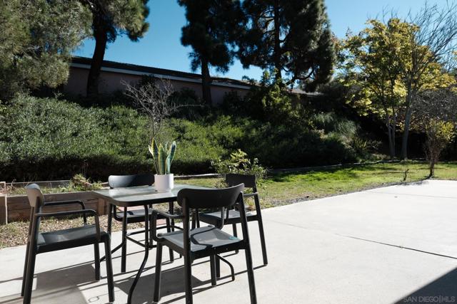 4835 Glenhaven Dr, Oceanside CA: https://media.crmls.org/mediaz/86e8fb40-8c6c-4f45-8b31-449b722a8ac0.jpg