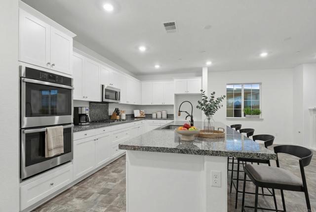 Detail Gallery Image 5 of 39 For 29917 Great Basin Ct, Menifee,  CA 92585 - 4 Beds | 2/1 Baths