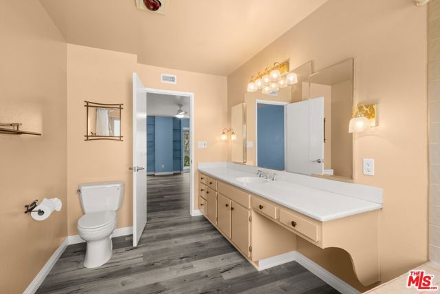 5245 Coldwater Canyon Avenue, Sherman Oaks CA: https://media.crmls.org/mediaz/86eaa2f4-f02a-461e-8c48-9429623ca557.jpg