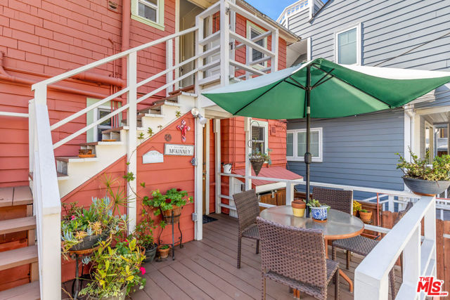 129 Ocean Park Boulevard photo 19