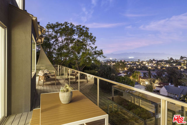 2264 Moreno Drive, Los Angeles CA: https://media.crmls.org/mediaz/86ed8c40-d31d-4147-b893-ea862b61bea8.jpg