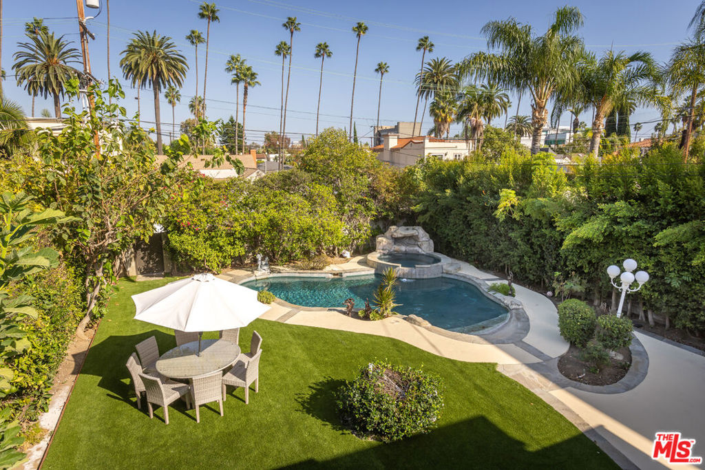120 N Oakhurst Drive — Traditional