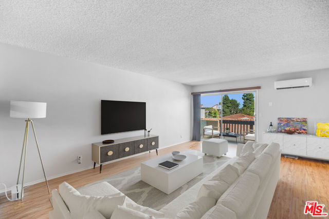5950 Buckingham, Culver City CA: https://media.crmls.org/mediaz/86ee7c75-55a9-4be0-81da-7af862317b89.jpg