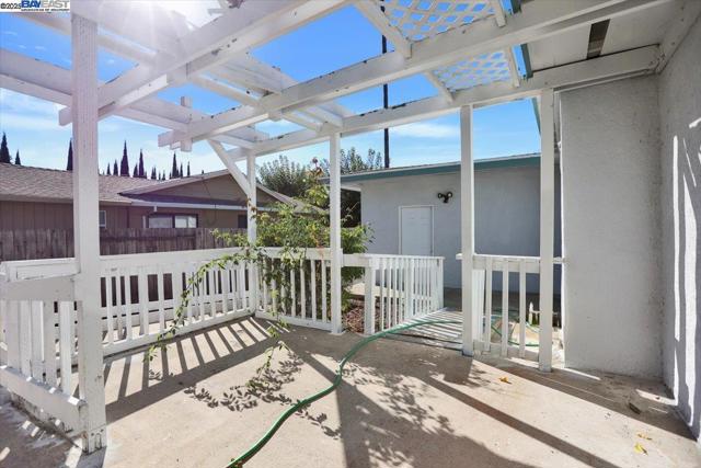 3180 Watt Ave, Sacramento CA: https://media.crmls.org/mediaz/86ee8f05-4607-4961-93f9-d0fe21b0f02f.jpg