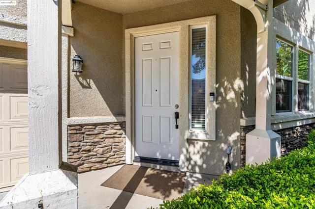569 Primitivo Ct, Fairfield CA: https://media.crmls.org/mediaz/86eebd3d-7455-47f6-882c-796b8425ca10.jpg
