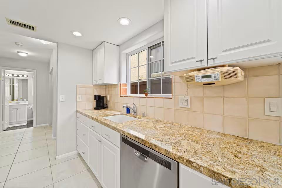 309 Lewis - photo 12
