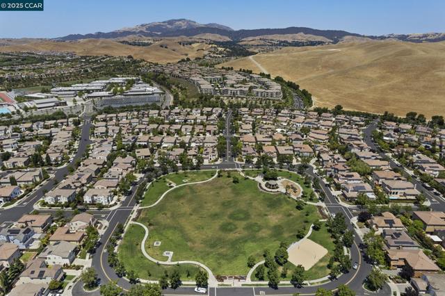 1560 Craiglee Way, San Ramon CA: https://media.crmls.org/mediaz/86efaf70-0881-4460-8232-61eb7ccff444.jpg