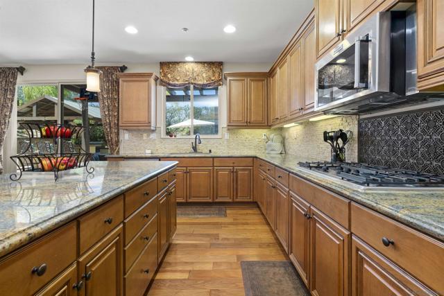 7787 Britt Pl, Santee CA: https://media.crmls.org/mediaz/86efb5cb-a461-49fc-a3b1-69c36d62796d.jpg