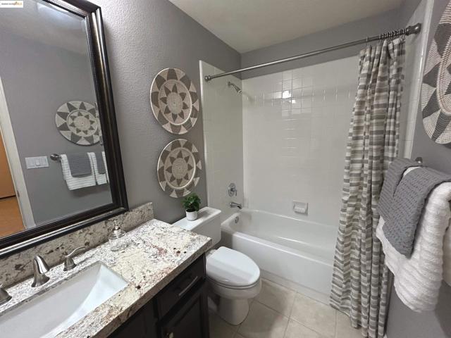 8040 Kelok Way, Clayton CA: https://media.crmls.org/mediaz/86f0aa20-ba2b-488c-bfe7-334edfd9c137.jpg