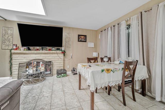 2210 San Blas Court, Modesto CA: https://media.crmls.org/mediaz/86f0b01b-9abd-4feb-b056-0dcfbdad5383.jpg