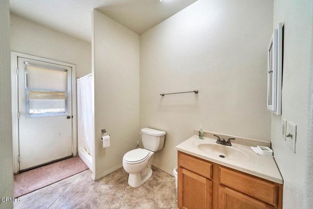 11427 Meridian Road, Lucerne Valley CA: https://media.crmls.org/mediaz/86f0b924-7a2b-4a0f-aed2-60183da6af31.jpg