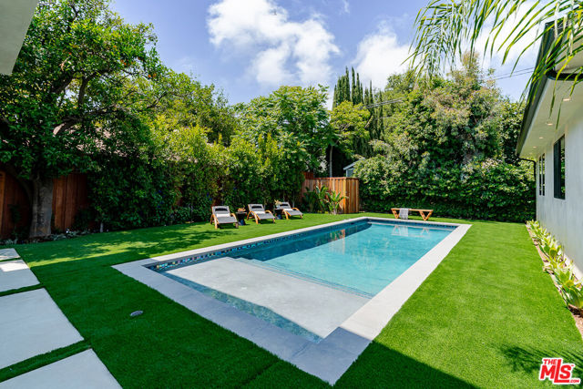 11559 La Maida Street, Valley Village CA: https://media.crmls.org/mediaz/86f0bc0a-a341-4f52-bc18-971e2c65e2cd.jpg